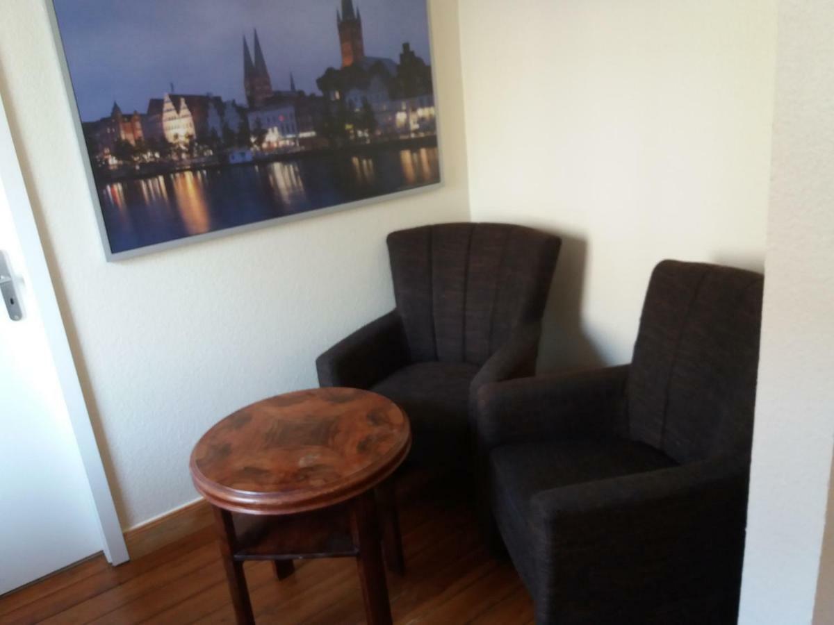 Pensionszimmer Luetzowzimmer Lübeck Exteriér fotografie